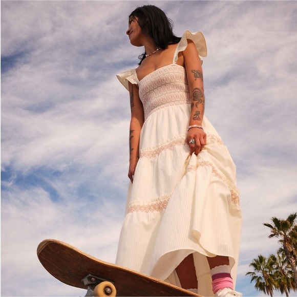 Madewell LUCIE Smocked Tiered MIDI Dress Sz L - Picture 4 of 15